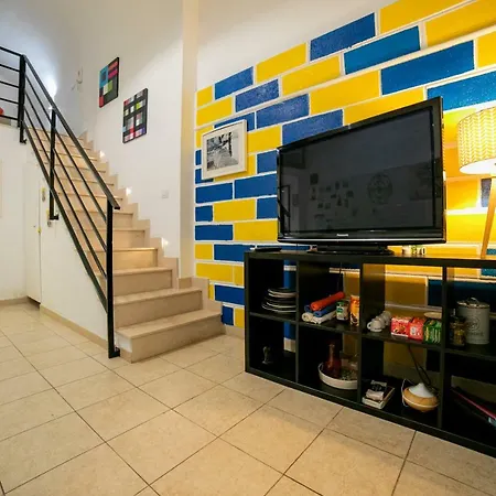 Апартаменты Enjoy-no Ordinary Flat